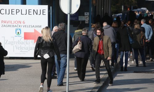 Rusi pohrlili u Hrvatsku po besplatno cjepivo; agencije im nude 'ture za cijepljenje' po 439 eura