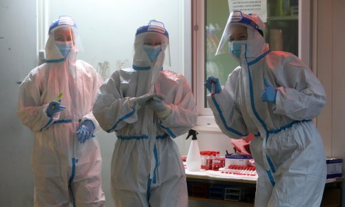 Danas 4547 novih slučajeva, 30 osoba preminulo