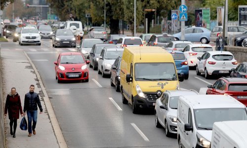 Vozači oprez! Od 1. studenog morate imati upaljena dnevna svjetla na svom vozilu