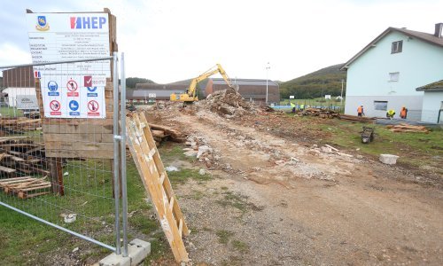 U Kosinju prosvjed zbog gradnje hidroelektrane a i molitva nad preoranim grobovima