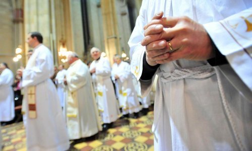 Njemački biskupi žele vratiti rastavljene u u crkvu