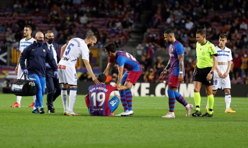 Novi kiks Barce u sjeni šokantnog prekida: Svi su zanijemili kada se Sergio Aguero požalio na disanje. Morao je napustiti igru!