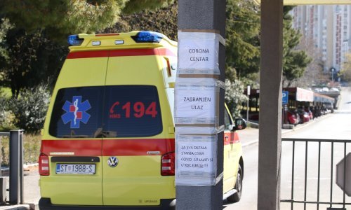 U KBC Split se otvara i treći kat za Covid pacijente, ravnatelj moli građane: Cijepite se i nosite maske. Ljudi su nam iscrpljeni...