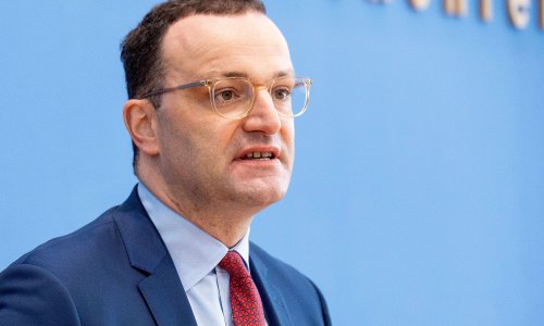 Šef parlamentarne skupine CDU-a dobio dijete sa surogat majkom. Zato je dao ostavku