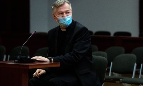 Nadbiskup Barišić svjedočio o prodaji spornog zemljišta u Baškoj Vodi: Fra Šimu vidim drugi put u životu