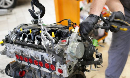 Voditelj autoservisa u Splitu varao građane i naplaćivao im dijelove, koje je sam preuzimao na skladištu i prodavao ih