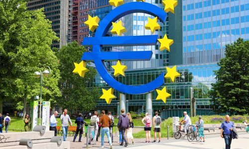Gospodarstvo eurozone palo i u kolovozu, građani pod pritiskom inflacije 'stegnuli remen'
