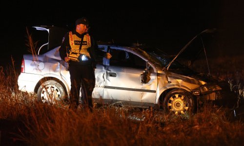 [FOTO] Tragedija u prigradskom zagrebačkom naselju: Opelom izletio s ceste i na mjestu poginuo