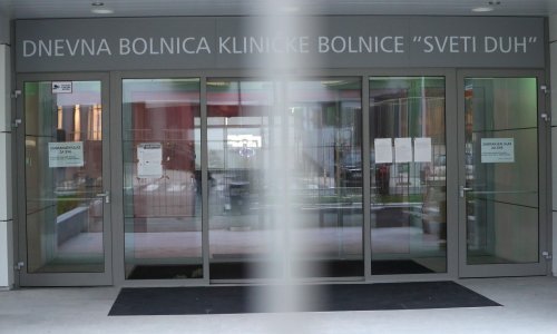 U KB Sveti Duh porodili trudnicu s covidom u 28. tjednu i priključili na respirator, novorođenče nije stigla ni poljubiti