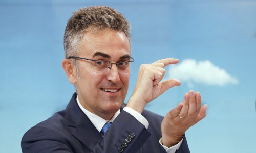 Stiže vrijeme zime, a Zoran Vakula ima nove rime: 'U osnovnoj školi bio sam ne samo među najbržim čitačima, nego i među onima s najviše pročitanih knjiga'