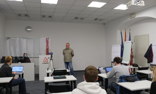 U Zagrebu je pokrenut besplatni startup inkubator za migrante i izbjeglice