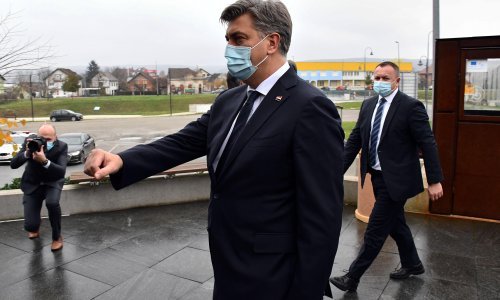 [FOTO] Plenković u Pleternici: U projektu 'Slavonija' ugovoreno 18,5 milijarda kuna