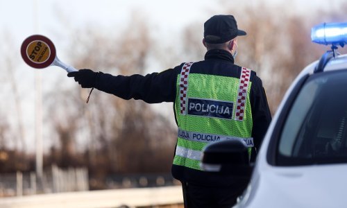 Nesreća na D3: Sudarila se dva osobna i teretno vozilo