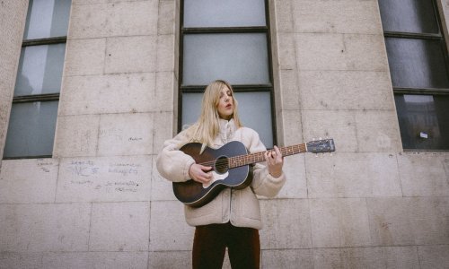 Zagrebačka kantautorica Miriiam danas je objavila svoj debitantski album 'Call Me Up'. Donosimo njezin prvi veliki intervju