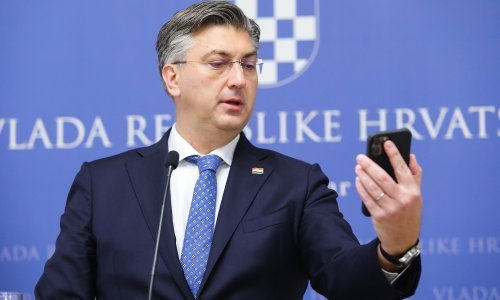 Plenković pozvao one koji oklijevaju da se cijepe jer je cjepivo sigurno