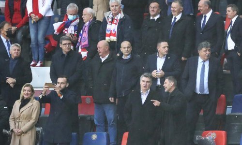 Predsjednik Milanović pratio utakmicu s Rusijom u društvu Zvonimira Bobana, ministri Brnjac i Aladrović na sigurnoj distanci