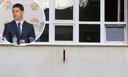 Ravnatelj u OŠ Slano očajan: Od 20 zaposlenika, 16 ih nije htjelo predočiti covid potvrde niti potvrde o testiranju