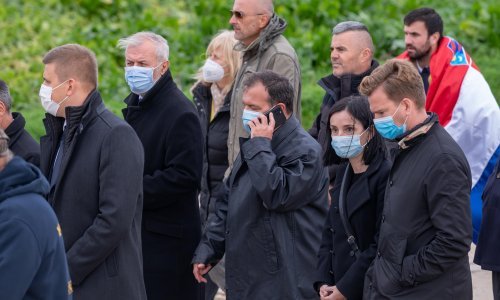 [VIDEO] Kolona sjećanja u Škabrnji; Butković poručio: Vrijeme brzo prolazi, ali rane ne zacjeljuju