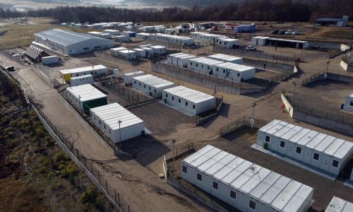 [FOTO] Kod Bihaća otvoren novi prihvatni centar za ilegalne migrante