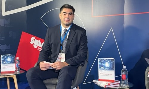 Predstavljena prva znanstvena knjiga Siniše Kovačića „Online novinarstvo“