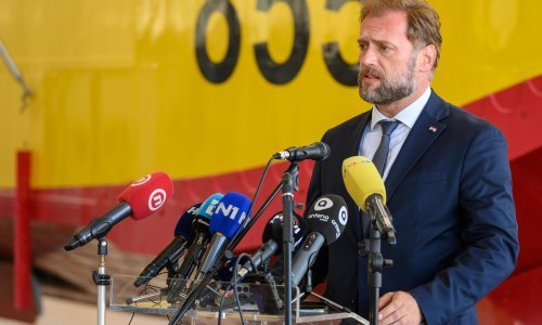 Banožić vojnim avionom za vrijeme godišnjeg letio iz Zadra na sastanak u Zagreb, MORH tvrdi kako u tome nema ništa sporno