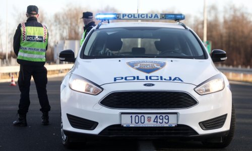U Biogradu dolijao muškarac jer je vratio kilometražu na vozilu koje je prodao