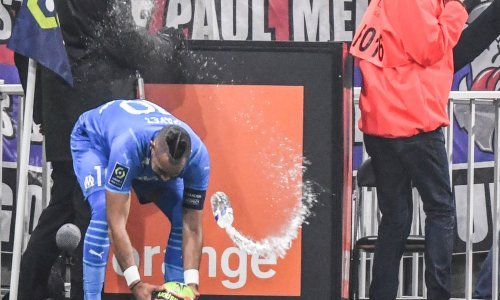 [VIDEO/FOTO] Huligana koji je pogodio Payeta bocom u glavu prije policije pronašao je vođa navijača. Šamarčinom mu je dao do znanja što misli o njegovom potezu