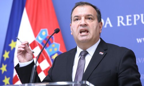 [VIDEO] Beroš: Imamo, nažalost, novi moto - 'misli na sebe, zarazi i ugrozi druge'; Malenica otkrio kolike su kazne oko covid potvrda