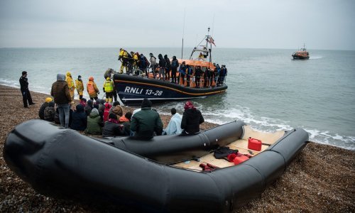 Najmanje 20 mrtvih migranata u brodolomu u La Mancheu