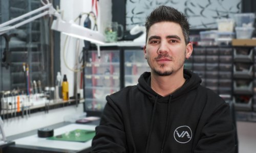 [FOTO] Petar Grašo, Ana Rucner i brojne estradne zvijezde zvučale bi na koncertima sasvim drukčije bez ovog glazbenika iz Bjelovara. Doznajte što Vedran Jagodić radi za njih