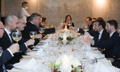 [FOTO] Francuski predsjednik Macron večerao s Plenkovićem. Za stolom se pričalo o stanju u regiji, migracijama, energetici i klimi