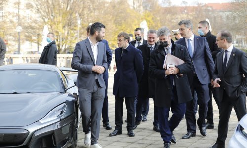 Rimac predstavio Macronu Neveru i Bugattija: 'Ovime pokazujemo suradnju između Francuske i Hrvatske'
