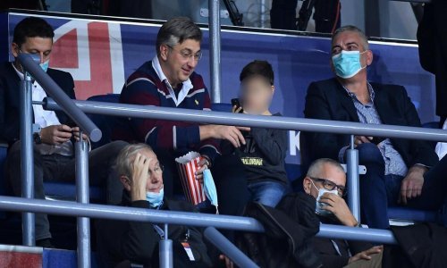 Vrijeme samo za njih: Andrej Plenković nakon susreta s Macronon poveo sina na košarkašku utakmicu