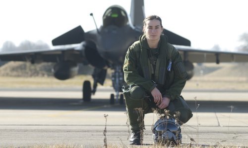 [FOTO/VIDEO] Upoznajte pukovnicu Claire Merouze, prvu i zasad jedinu pilotkinju moćnoga borbenog aviona koji će čuvati i hrvatsko nebo
