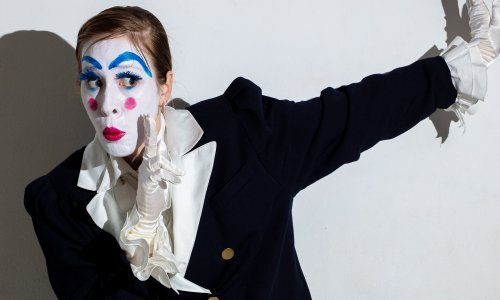 ZPC najavljuje autorsku predstavu Matee Bilosnić: riječ je o hibridu suvremenog plesa, klaunerije, kabareta i pop koncerta