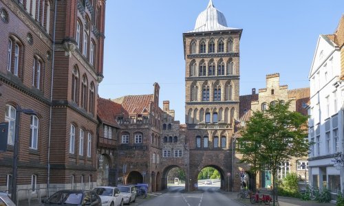 Policija prekinula cijepljenje neodobrenim pripravkom na aerodromu u Luebecku