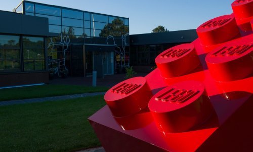 [FOTO] Lego razveselio zaposlenike: Pogledajte što su dobili nakon ostvarenja rekordne zarade