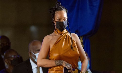 Stigla je na Barbados i sve ostavila bez riječi: Rihanna nije mogla proći nezamijećeno u haljini koja ne trpi donje rublje