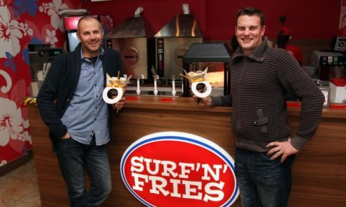 Surf'n'Fries otvorio restoran u Švedskoj, pa idu u Iran