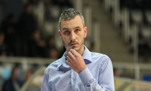 Životna priča Luke Bujasa; zbog bolesti je prekinuo obećavajuću igračku karijeru, a trenerska mu je donijela avanture ratne Libije i ležerne Kolumbije: Veliko hvala mom mentoru