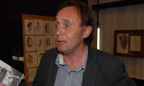 Gordan Nuhanović objavio je novi roman: riječ je o političkoj satiri koja prati pojavu epidemije bezvoljnosti u istočnoj Hrvatskoj