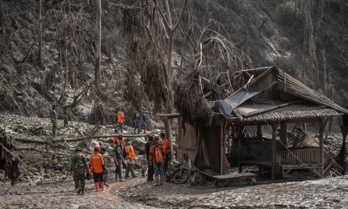 [FOTO] Tragedija na Javi: Vulkan Semeru iza sebe ostavio pustoš, poginulo najmanje 13 osoba
