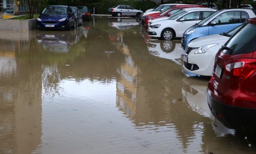 [FOTO/VIDEO] Nevrijeme potopilo Split, gradske ulice pretvorene u potoke