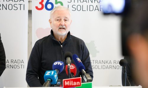 [FOTO] Kojić (BM 365): Suptilno dajemo do znanja da postoji način ako se hoće uvrstiti novac za roditelje odgojitelje u proračun