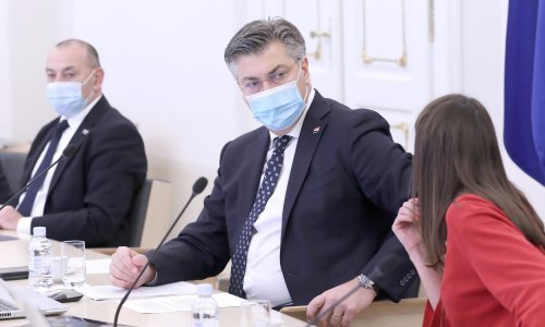 [FOTO] I službeno ukinuta uredba o zamrzavanju cijene benzina, Ćorić: Ako opet dođe do poremećaja, možemo je opet zamrznuti