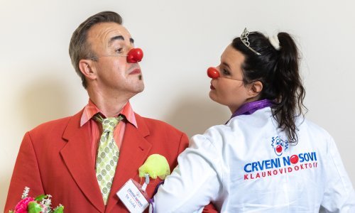 Crveni nosovi - klaunovidoktori s vama daruju osmijehe za cijeli život