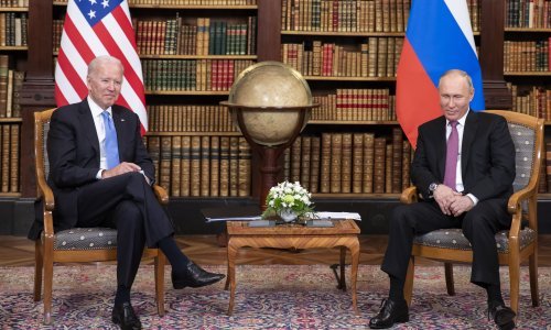 Biden će Putinu zaprijetiti do sad 'najstrožim' sankcijama ako napadne Ukrajinu