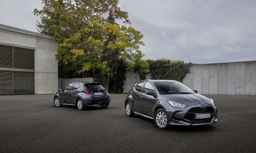 [FOTO] Mazda predstavila prvo samopunjeće potpuno hibridno vozilo: Ovo je Mazda2 Hybrid
