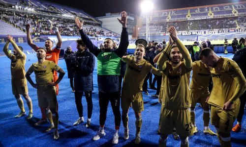 Nakon spornog pjevanja hrvatskoj javnosti obratio se Danijel Subašić; Hajdukov vratar sve je objasnio, a evo i kako je nazvao one koji su snimili videa