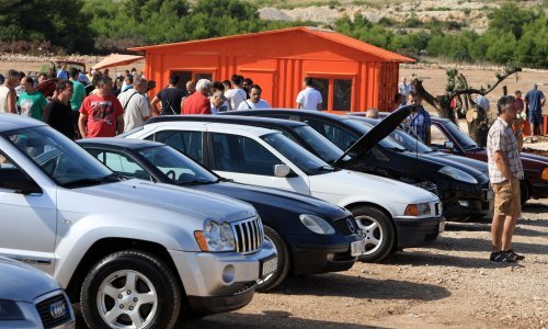 [FOTO] Kupujete li rabljeni automobil, oprez! Na ovih 10 modela najčešće vraćaju kilometražu